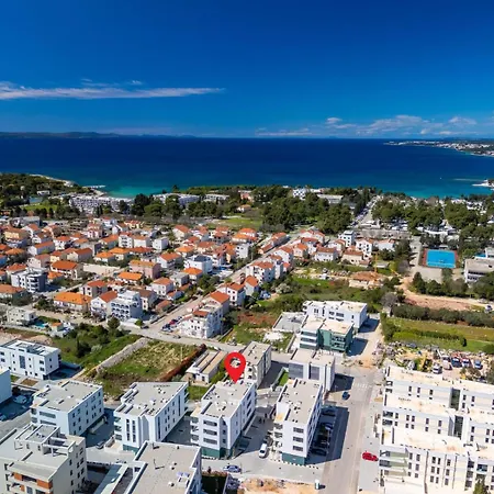 Marant Near The Beach- Free Parking *