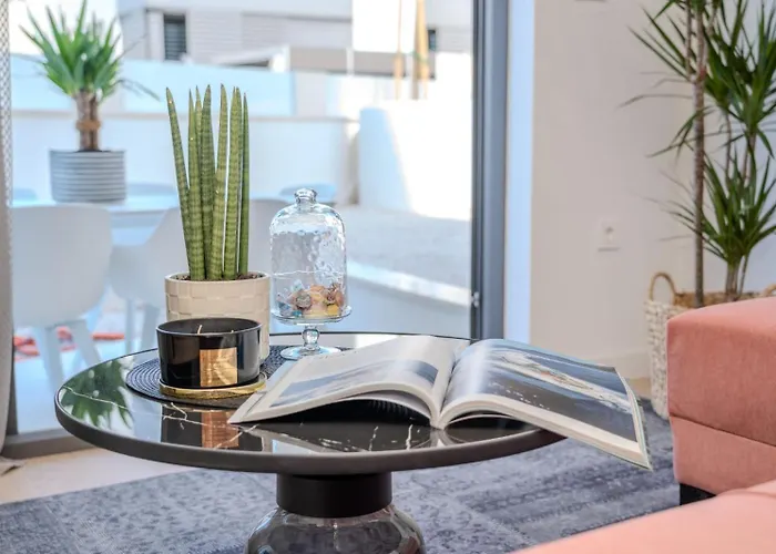 Marant Near The Beach- Free Parking *